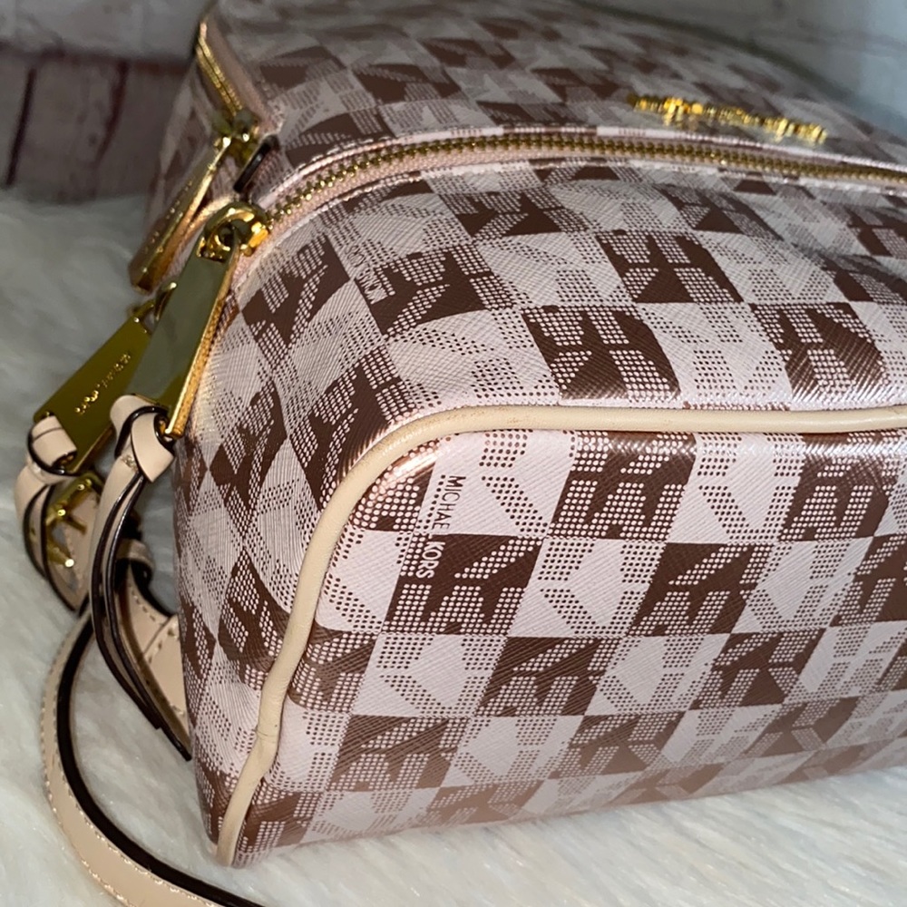 Michael Kors CHECKERBOARD RHEA ZIP Backpack - Picture 6 of 9